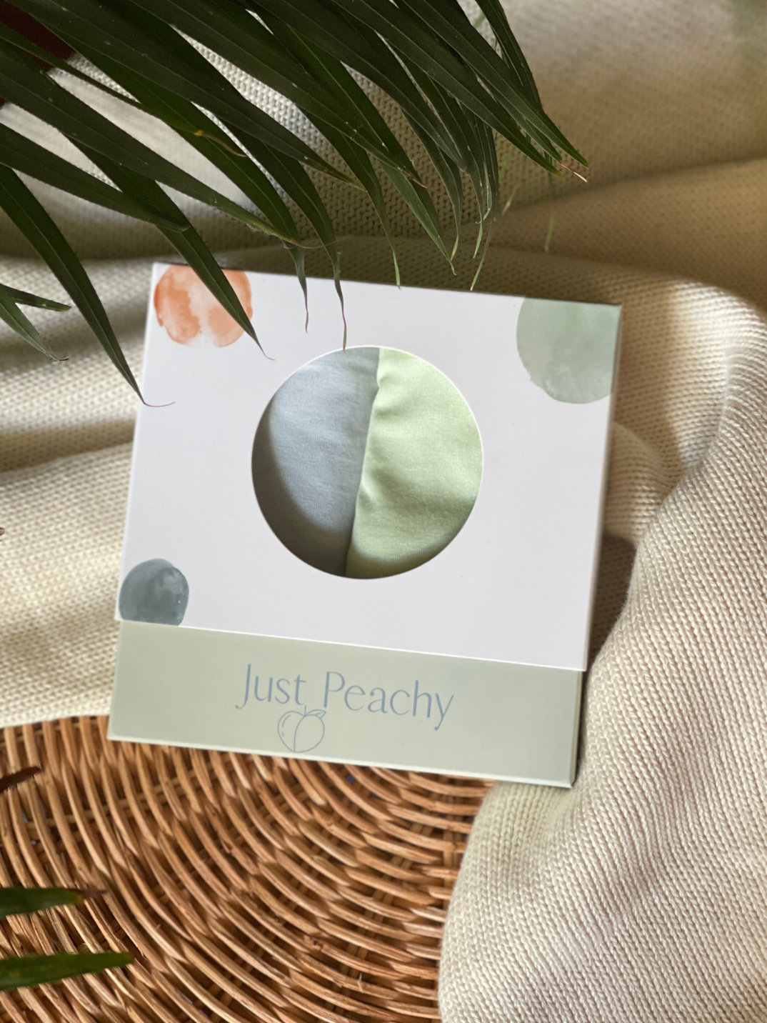 These tank tops are super soft and gentle on your little ones' skin. Designed with a loose, unisex fit for play, movement and a comfy night's rest. Wear the breathable layer under garments for day or snooze in the ultimate comfort. Made with eco modal fabric. This set comes with: 1x green tank top and 1x blue tank top.