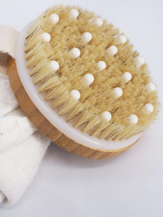 This bamboo dry brush is perfect for giving yourself an at-home massage and can help exfoliate + firm your skin! 