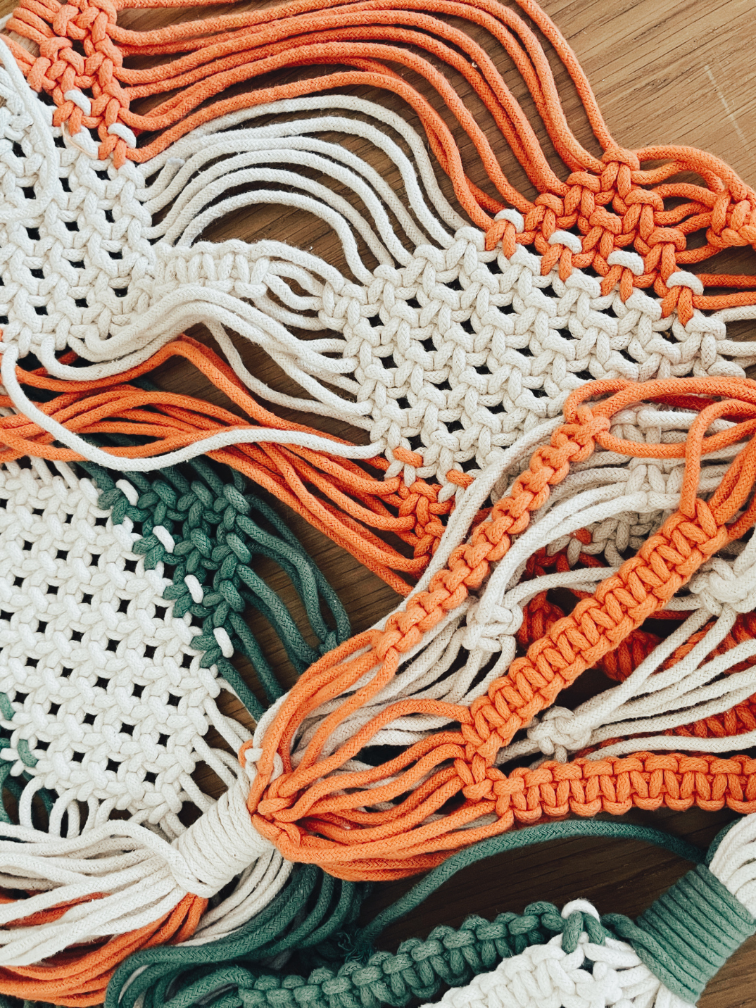 La Vida Hanging Macramé Planter