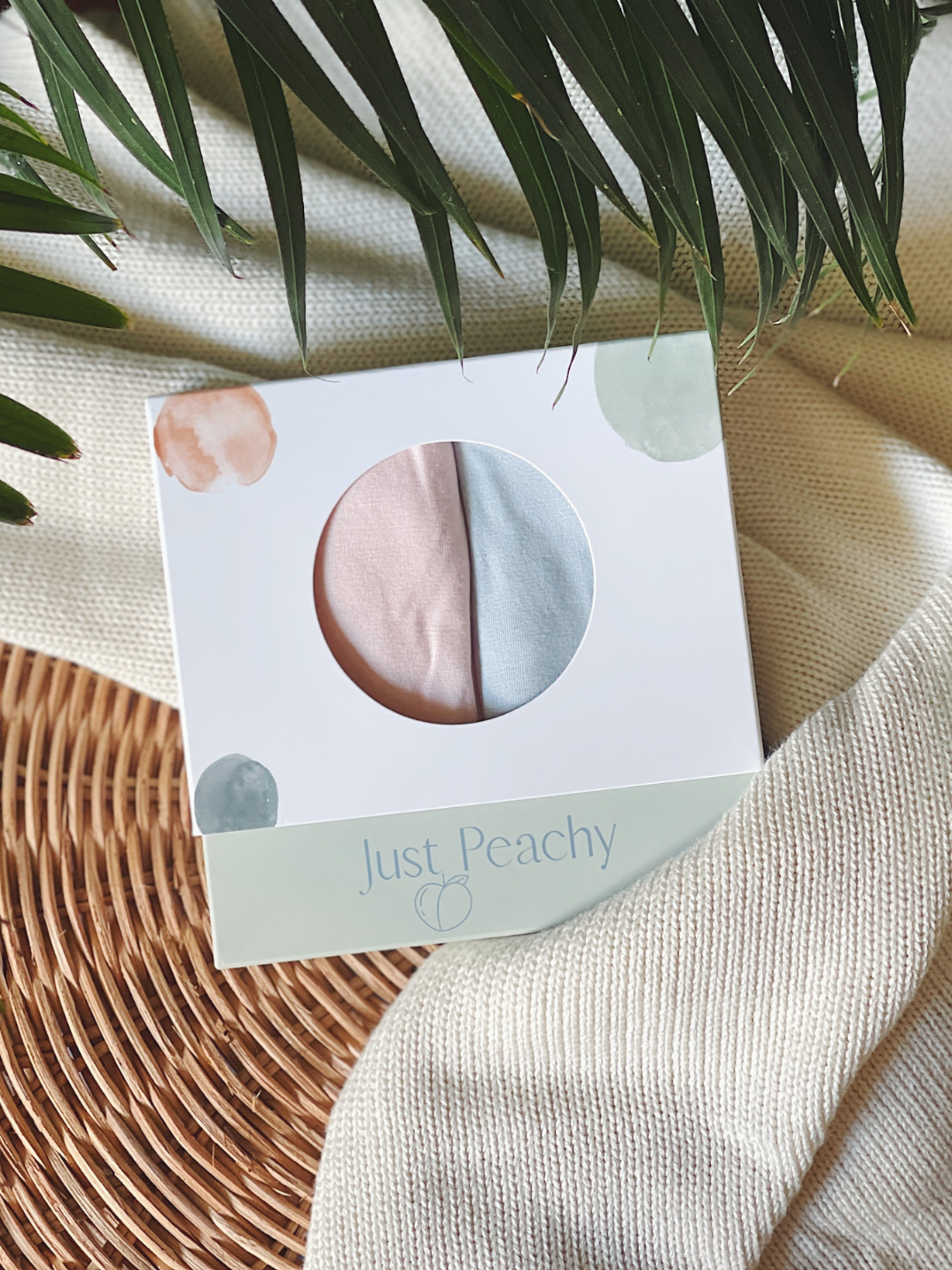 These tank tops are super soft and gentle on your little ones' skin. Designed with a loose, unisex fit for play, movement and a comfy night's rest. Wear the breathable layer under garments for day or snooze in the ultimate comfort. Made with eco modal fabric. Comes with: 1x pink tank top and 1x blue tank top.