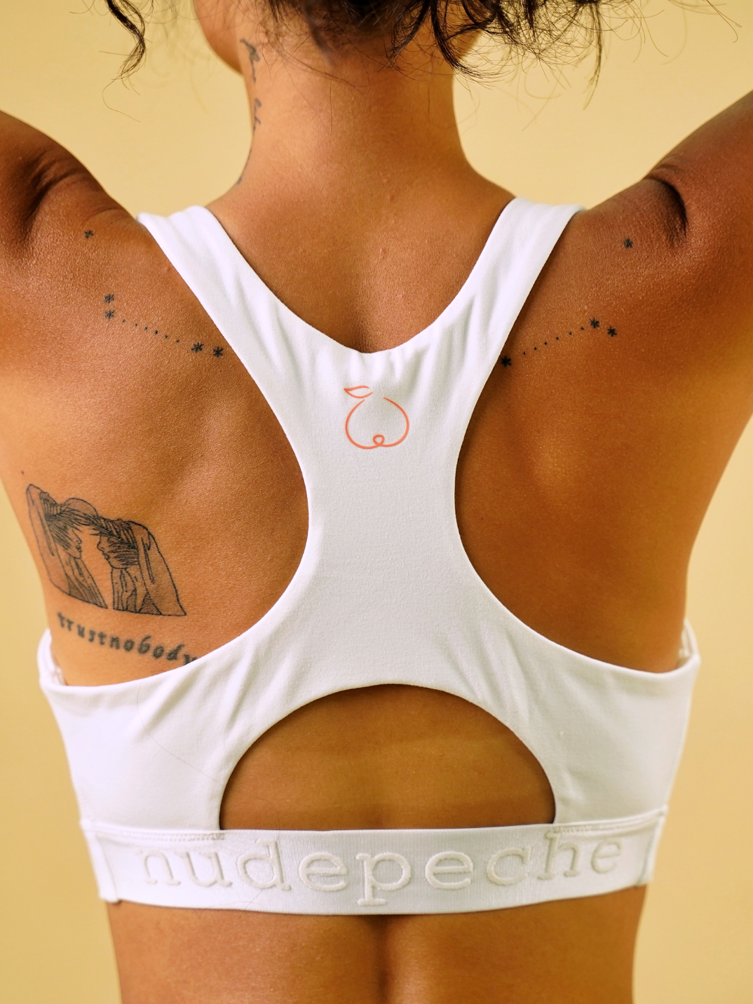 white sports bra sustainable activewear women's workout sports bra