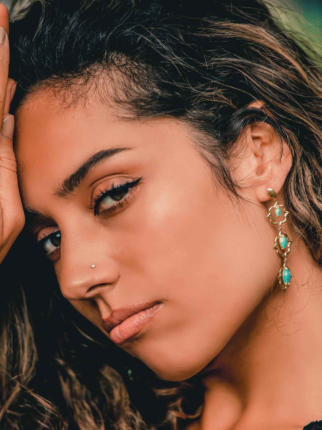 Capturing India’s beautiful architecture & our love for nature our Chrysoprase cocktail earrings will take you on an adventurous journey. An irreplaceable pair starring the semi precious stone Chrysoprase with vermeil gold to enhance any outfit.