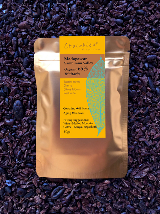 Dairy-free handcrafted bean-to-bar chocolate made by raw cacao beans and handcrafted on a small scale in Hong Kong, with a strong emphasis on the inherent flavor of the beans. Fair-trade with no artificial additives.