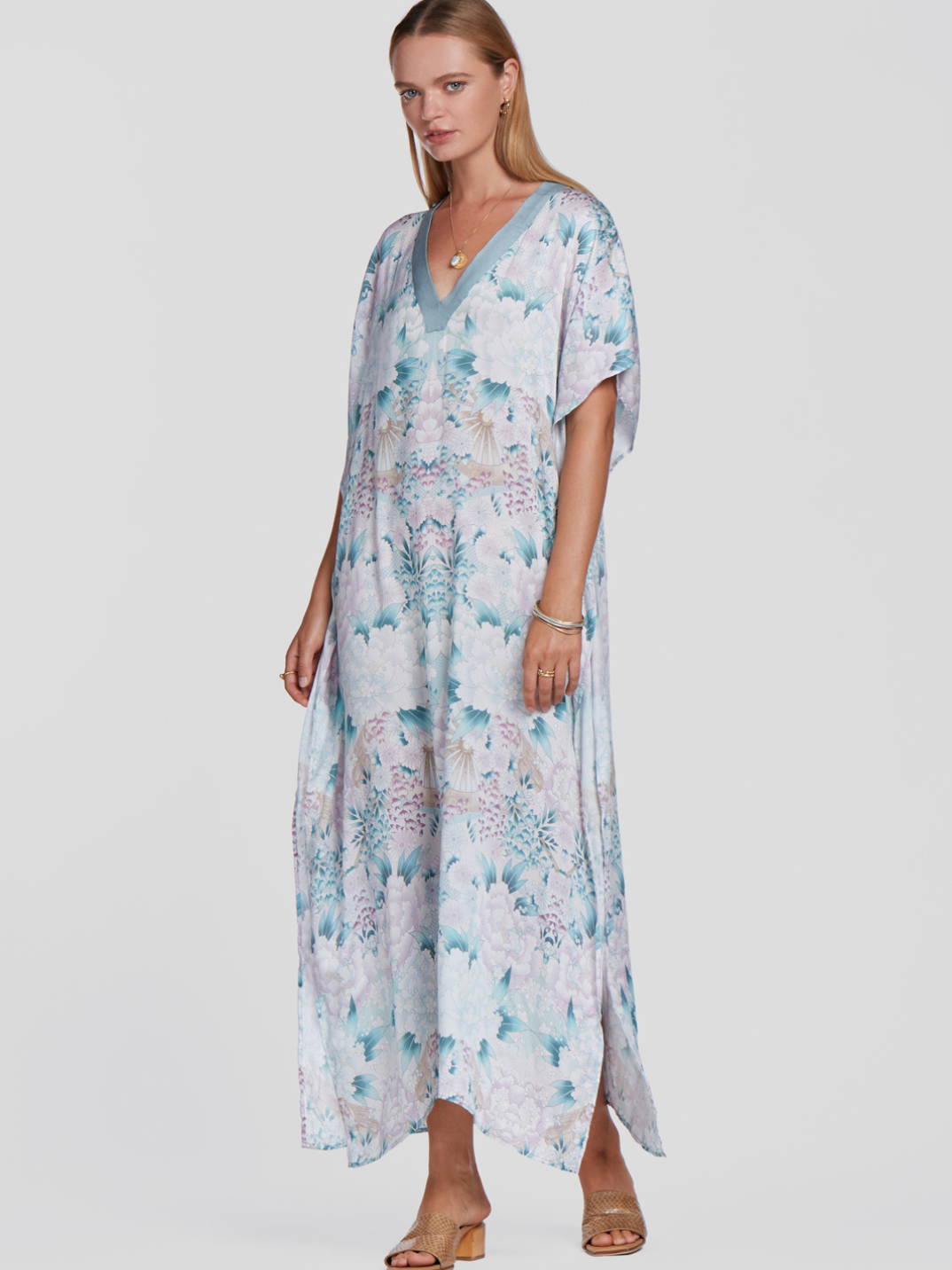 kaftan comfortable dress made in bali discounted fashion women's clothing on sale trendy breathable eco-friendly made in Bali