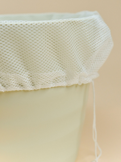 Did you know that oxygen and airflow helps prevent odors? These mesh pail liners are the answer to your laundering prayers! 
