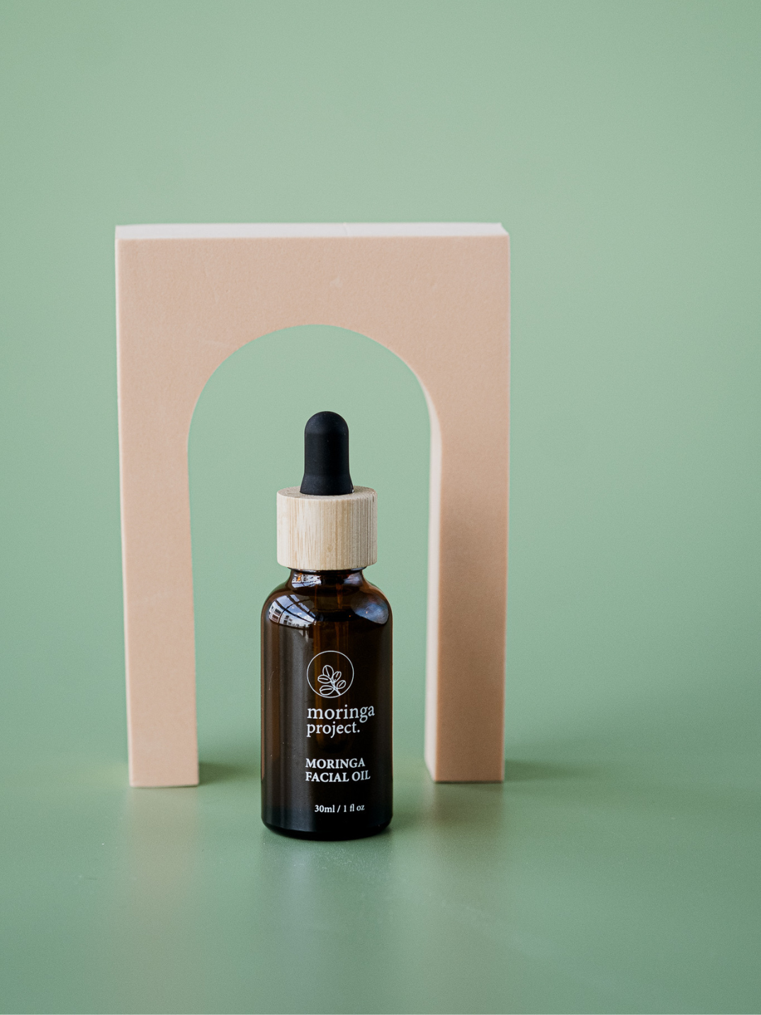 moringa seed oil is an excellent source of nutrients and vitamins to nourish, protect and replenish your skin and hair. Antioxidants help to fight free radical damage that causes wrinkle, effectively reducing visible signs of ageing.  facial oil easily absorbed and lightweight shop now