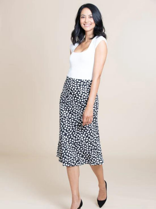 Our bestselling midi skirt. With a universally flattering fit, you'll be wearing The Marnie on repeat. Breathable and wrinkle-resistant, this skirt is perfect for work, dinner or running around town on the weekend. The built-in elastane running through the fabric also guarantees ultimate comfort!