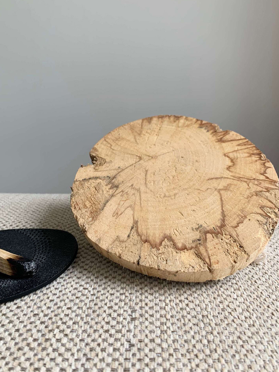 Palo Santo is a mystical tree that grows on the coast of South America and is related to Frankincense, Myrrh and Copal. It is enjoyed by many for its energetically cleansing and healing properties. 