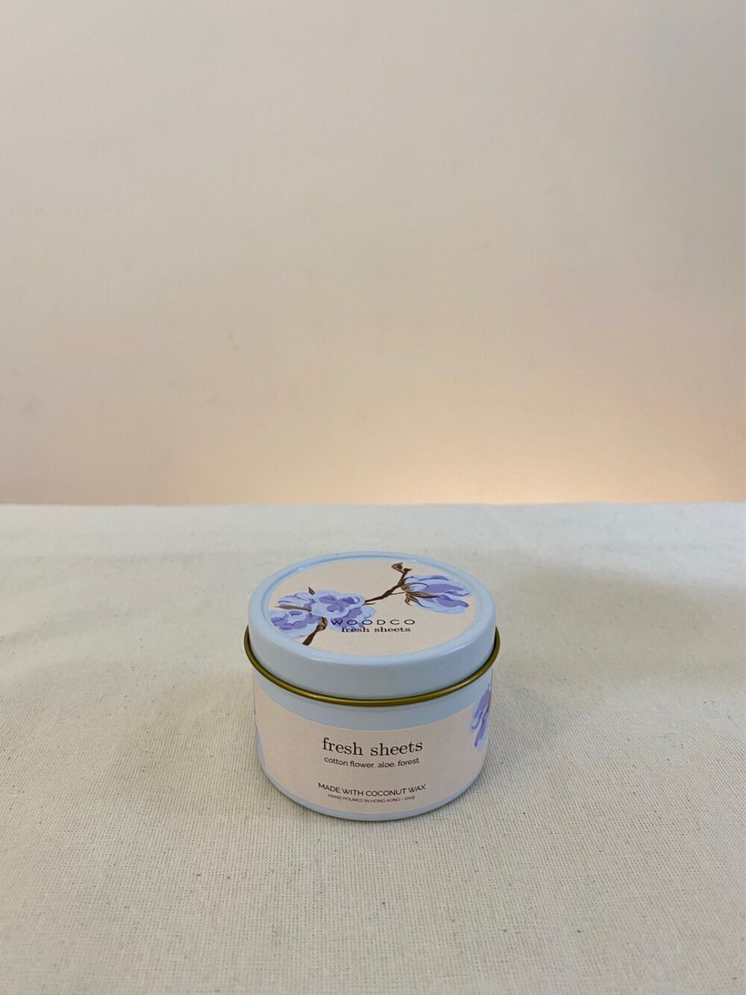 fresh sheets linen clean candle made with coconut wax and soy wax shop sustainable eco-friendly brands women-owned handpoured candles