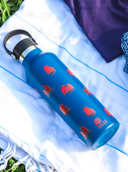BPA-free reusable water bottle junk boat