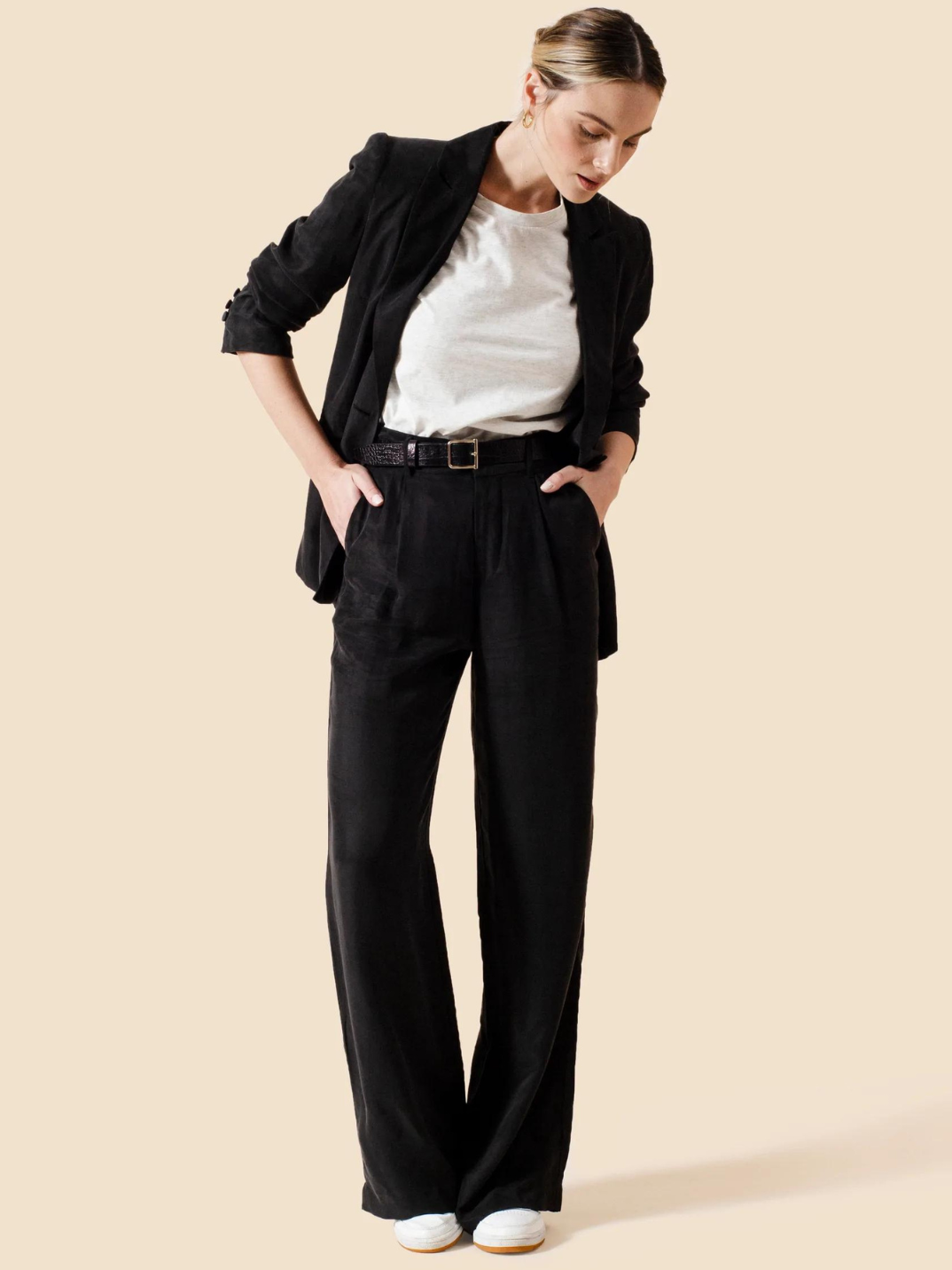 No capsule wardrobe is complete without that perfect pair of wide leg pants. Cut from an ultra-soft, lightweight natural fiber, the Willow Wide Leg Pants are a high-waisted design that elongate the silhouette. Featuring an elastic back waistband and side pockets, these pants guarantee tailored comfort. Ideal for an effortlessly cool look with sneakers, or occasion dressing with heels. 