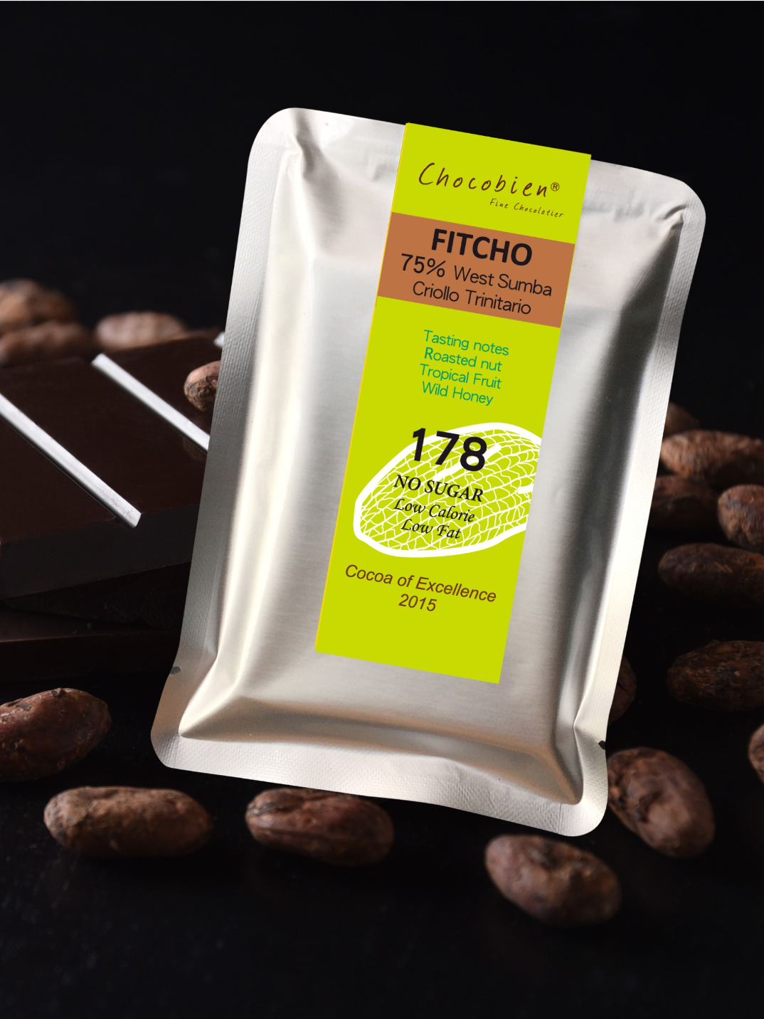 Take a bite of this FITCHO 75% Sumba Criollo Trinitario sugar-free chocolate. naturally sweetend with monk fruit sugar