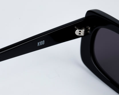 black sunglasses chic eco-friendly frames that are biodegradable made ethically sustainable fashion trendy shades